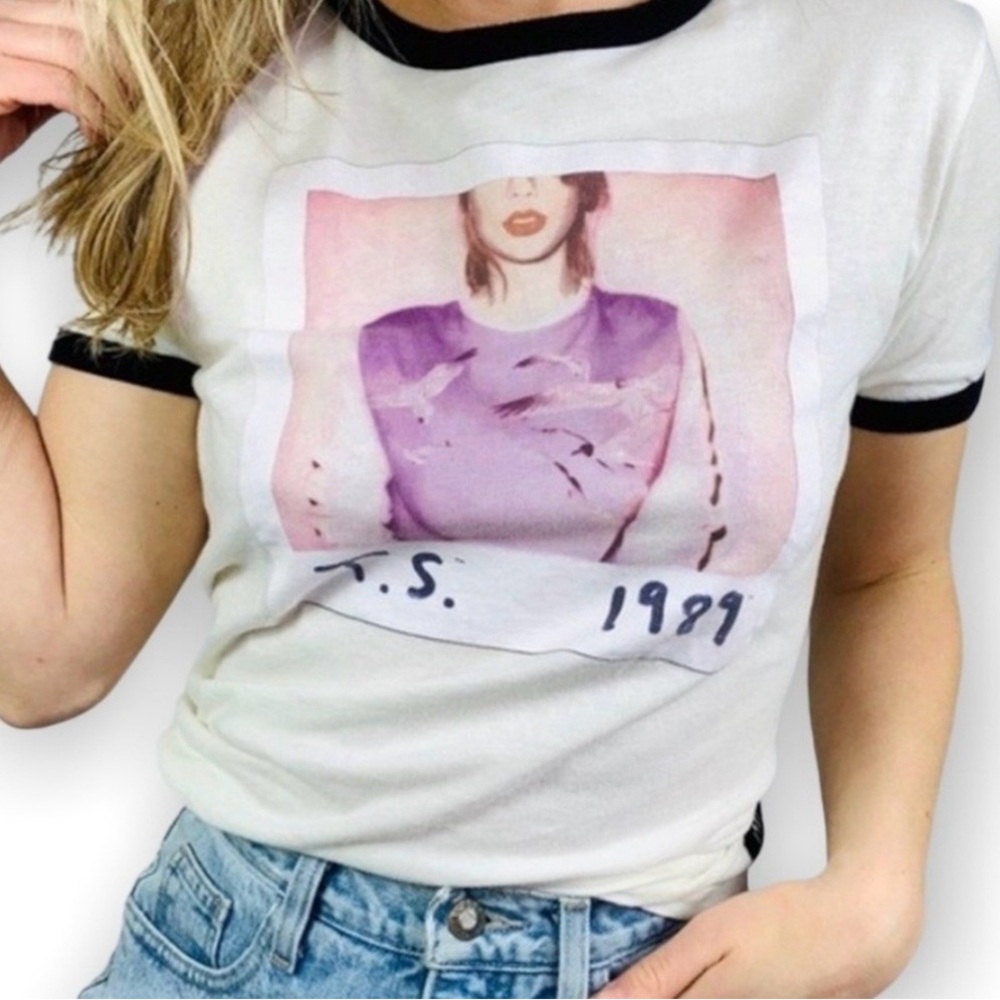 Taylor Swift T.S. The 1989 World Tour Ringer T-Shirt XS